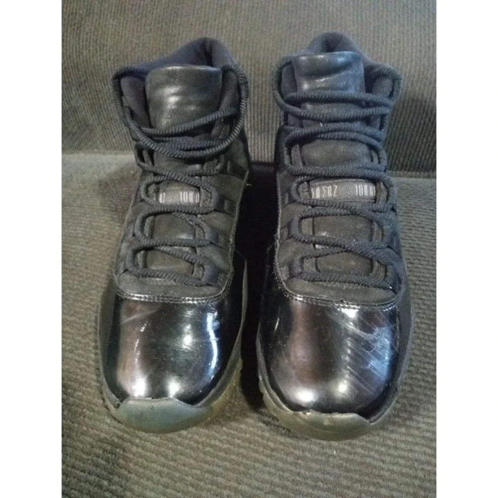 Nike Shoes Men's 8.5 Air Jordan 11 Retro 